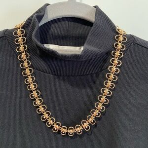 Gorgeous 2 pc set Gold Tone Necklace & Bracelet